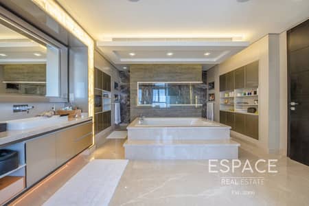 Stunning 7 Bed - Custom Built - Modern Stunning 7 Bed - Custom Built - Modern