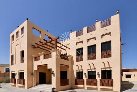 Huge Five Bedroom Villa with Big Garden Huge Five Bedroom Villa with Big Garden