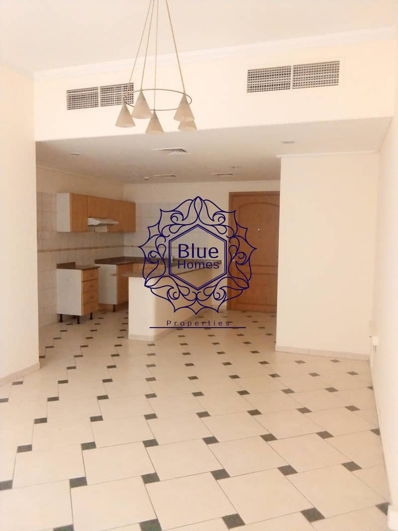 3 Chiler Free Nice Apartment 1BR In Al Mankhool