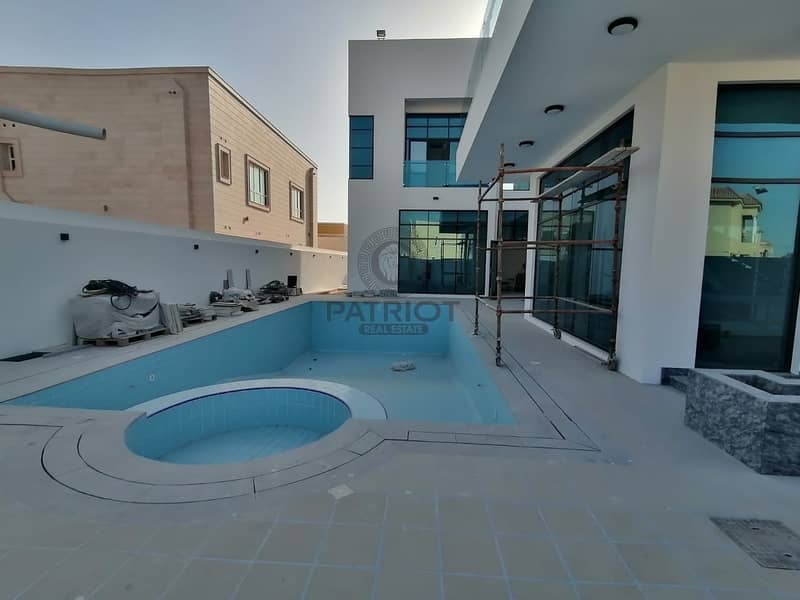 4 High End  Modern Brand New 5-BR In Barsha South