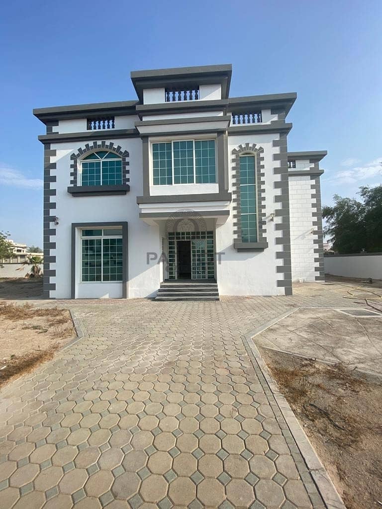 10 Comprises A Specious 5-BR Independent Villa In Prime Location