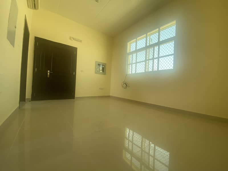 شقة في مدينة محمد بن زايد 1 غرف 40000 درهم - 5044416