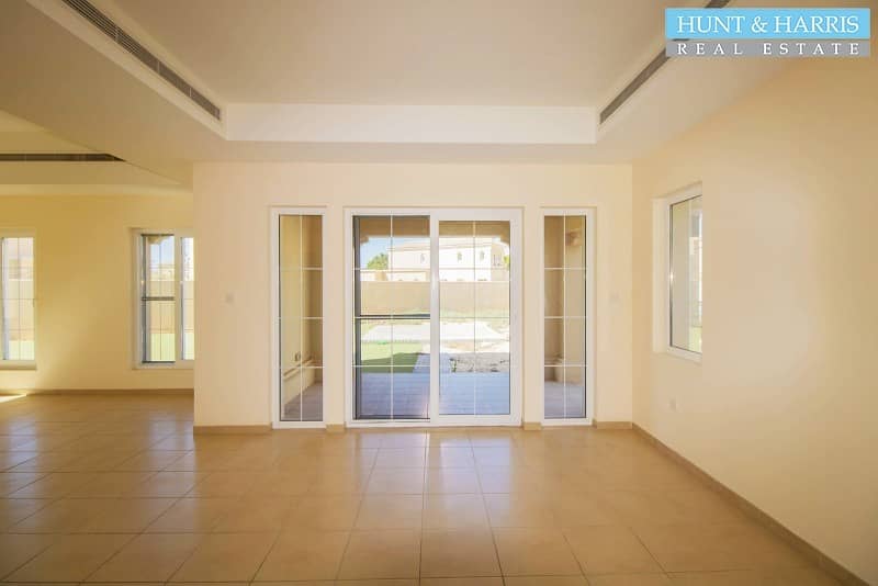 2 Very well maintained - Own this impressive Villa