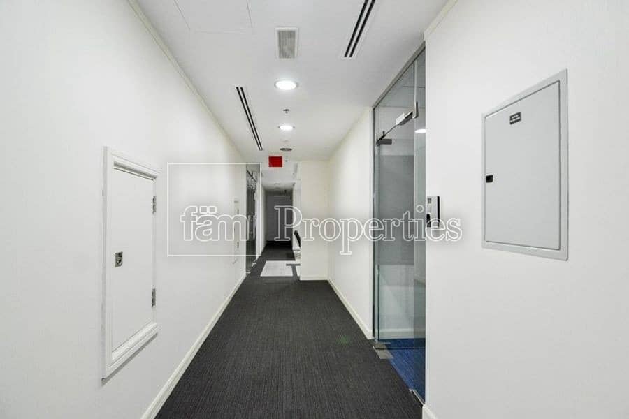 11 Fully Furnished|Half Floor|5 Parkings|vacant