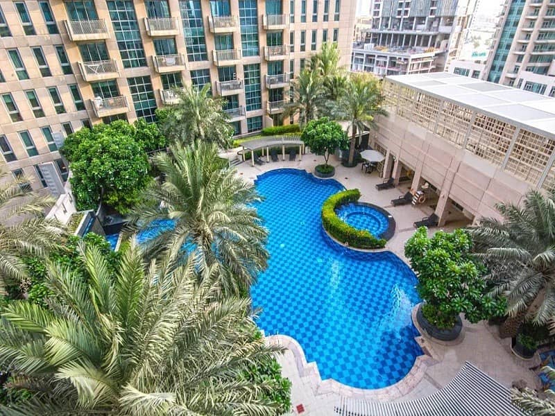 Spacious 1 BR | Mid floor | vacant | Pool View