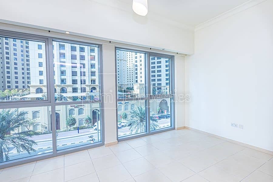 10 Huge 1033 Sqft | One BHK | Vacant | Marina Walk