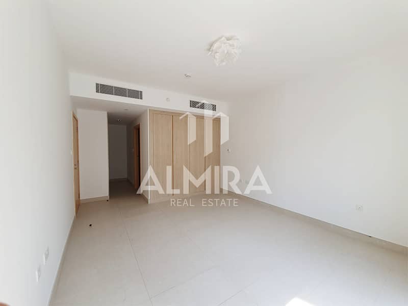 Great offer for your huge 2BR duplex w/ balcony! Great offer for your huge 2BR duplex w/ balcony!
