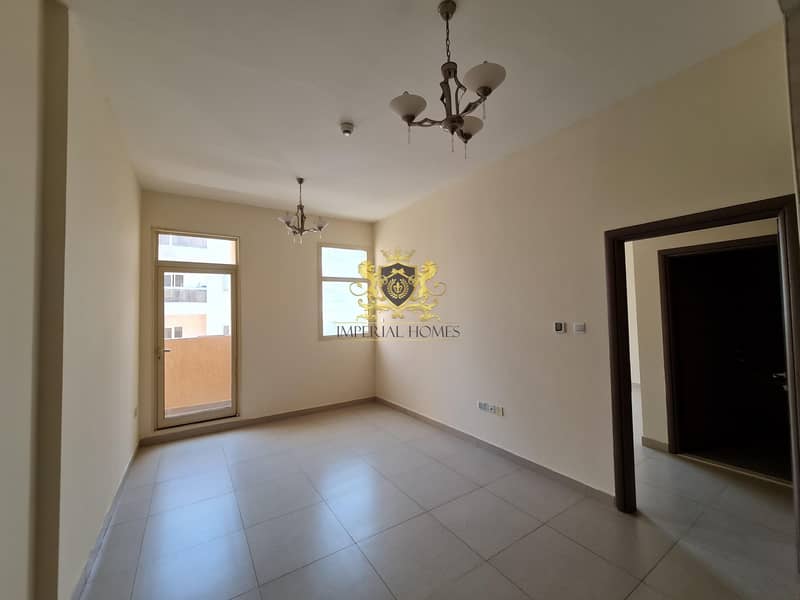 9 1 Bed | 650sqft | Al Falak Residence @32k