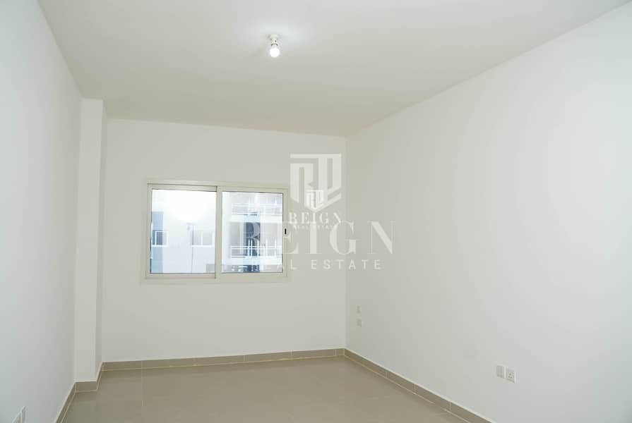 Near to Retail area | 3BR Apt with closed Kitchen