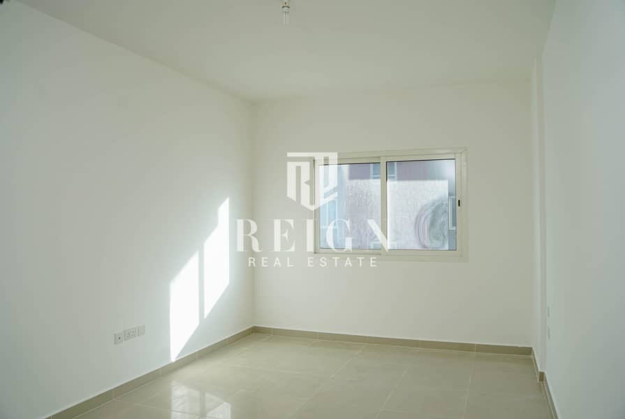 7 Near to Retail area | 3BR Apt with closed Kitchen