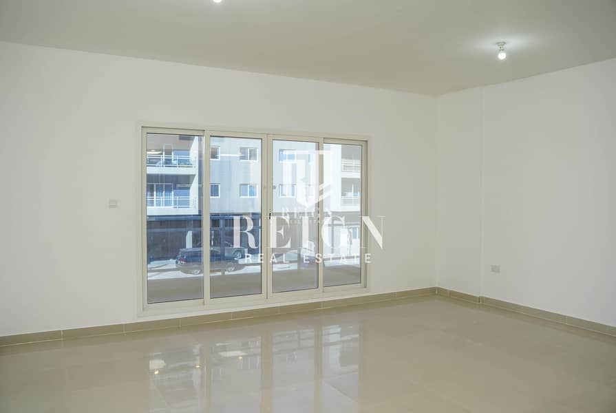 10 Near to Retail area | 3BR Apt with closed Kitchen