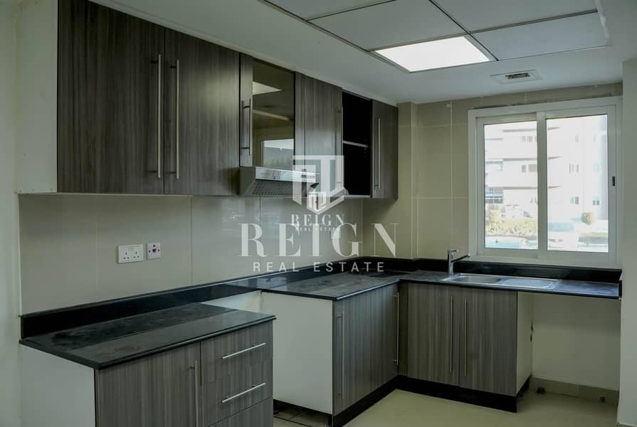 15 Near to Retail area | 3BR Apt with closed Kitchen