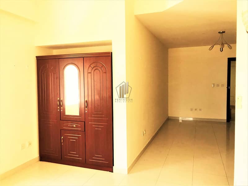 Studio| Higher floor| Lake View | mins walk from Metro