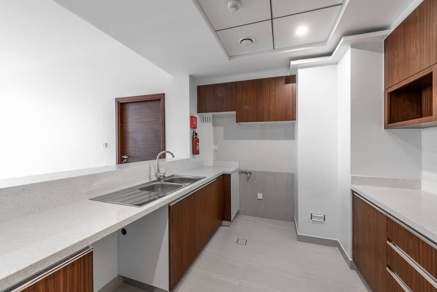 7 Brand New 2 Bed | Close to Metro | Vacant Now