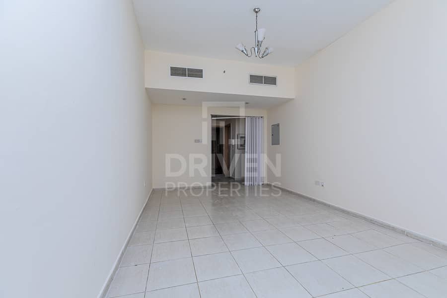 Well-managed Apartment | Mid Floor Level