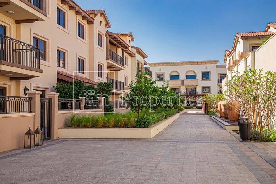 14 Modern Apartment in a Gated Community with Retail