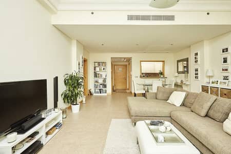 Spacious Apartment with Partial Sea View Spacious Apartment with Partial Sea View