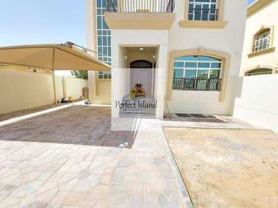 4 Bedroom Villa for Rent in Shakhbout City (Khalifa City B), Abu Dhabi - Fabulous Villa | Prime Location | Balcony 4 Bedroom Villa for Rent in Shakhbout City (Khalifa City B), Abu Dhabi - Fabulous Villa | Prime Location | Balcony