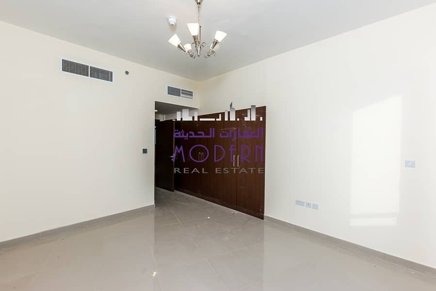 5 3 bedrooms +Maid in barsha 1 with full lake view