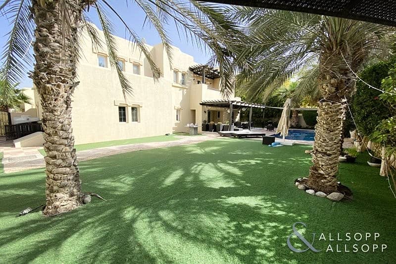 9 Type 18 | 5 Bed | Upgraded | Private Pool