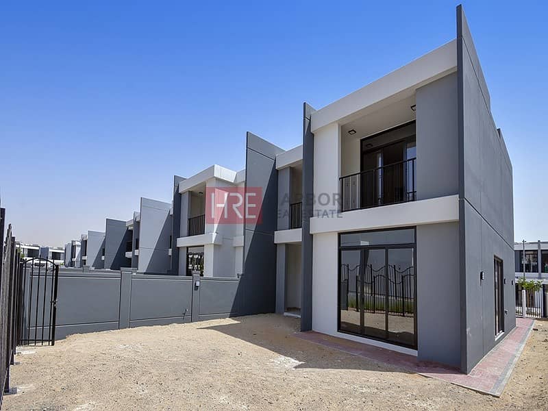 Large 4BR Villa | Brand New | Up To 4 Cheques