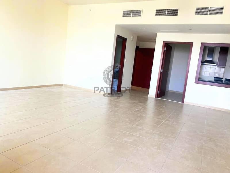 4 Just Listed Amazing 2 Bed Apartment in Sadaf for Rent