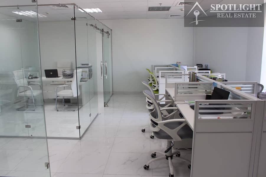 4 Fitted office with Glass Partitions Near Business bay metrostation