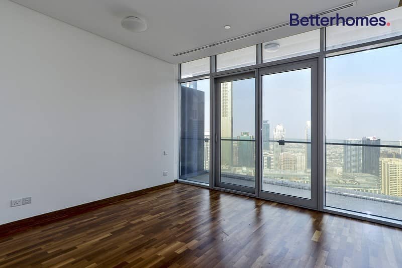 6 High Floor | Balcony | DIFC view | Wooden floor