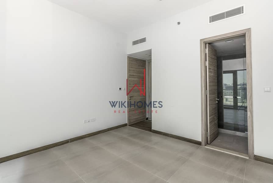 5 Panoramic Burj View | Brand New Building | 5 minutes to DT area | 6 cheques