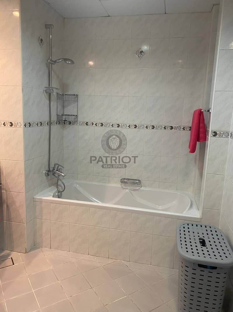 90 Well Maintain neat and clean 2 bedroom Fully Furnished apartment in lakeside residence