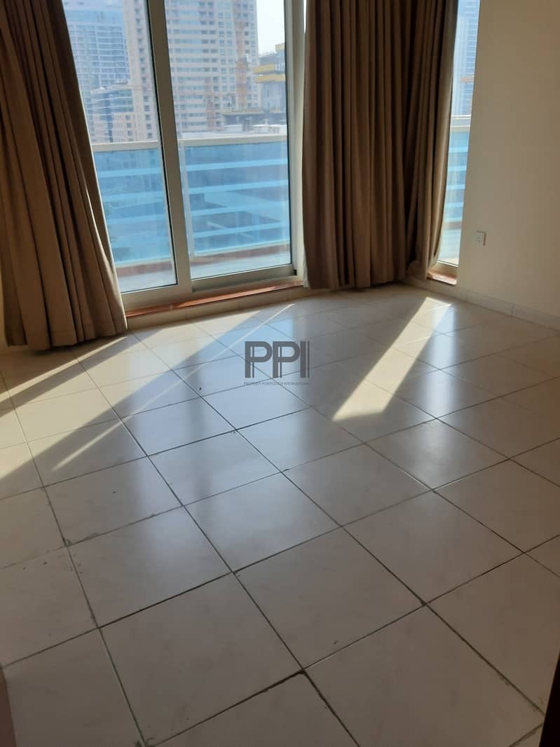 5 Sheikh Zayed road view| Well maintained | 2 bhk apartment