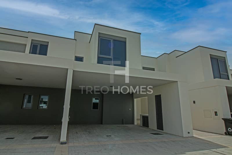 20 Close to pool|On green strip|Handed over