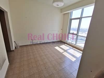 Very Well Maintained| Canal View|Ready To Move-In Very Well Maintained| Canal View|Ready To Move-In