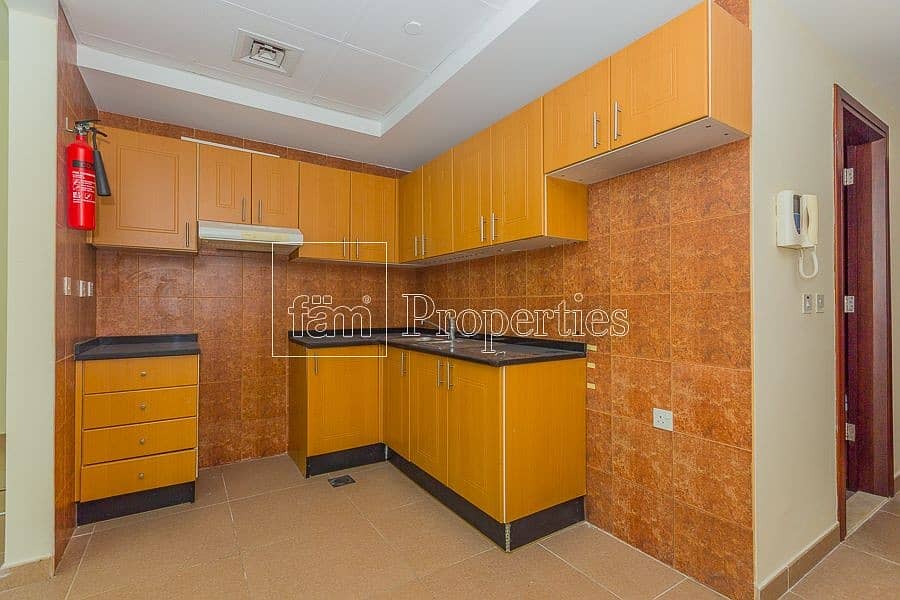 Spacious Studio I Prime Location I Canal View ! Spacious Studio I Prime Location I Canal View !