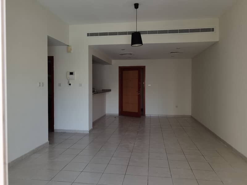 4 Large one bedroom for rent in Al thayal 4