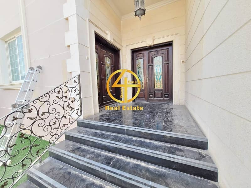 Private Entrance Luxury 5BR Villa Maid's