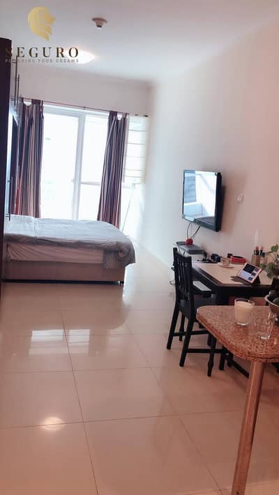 Beautiful studio with Balcony l Fully Furnished