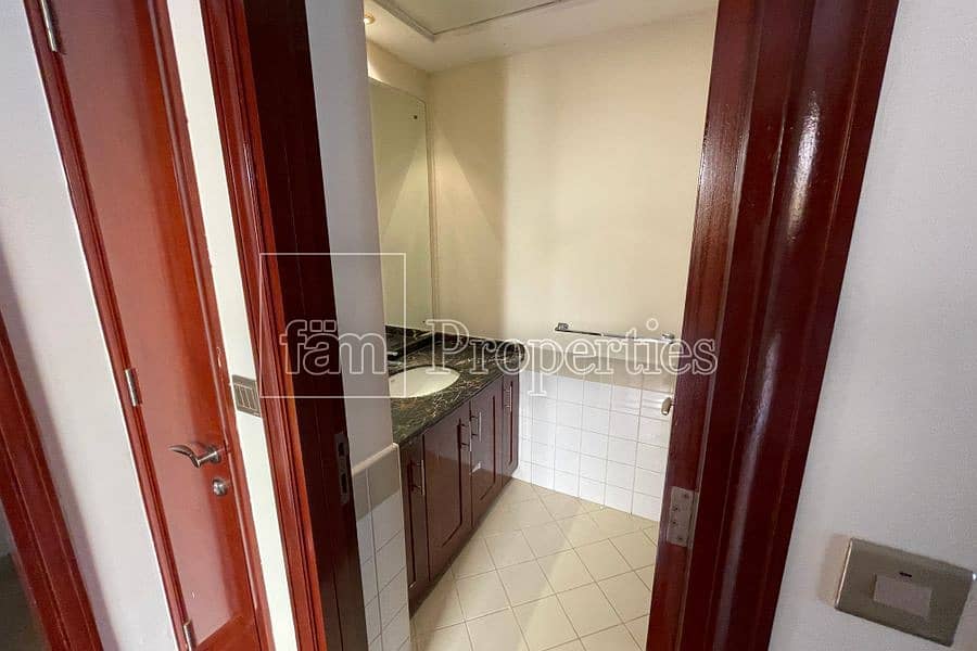 18 Upgraded Floors and Kitchen | Very Well Maintained