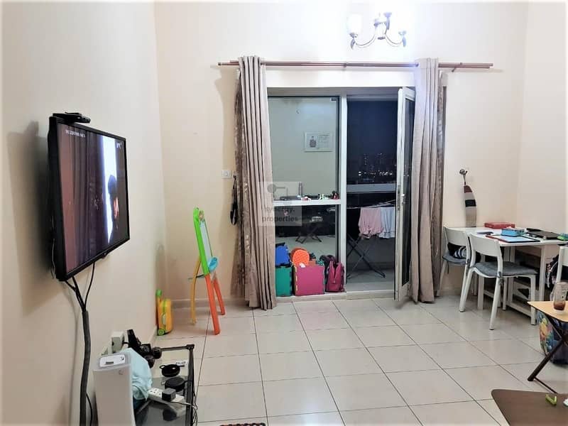 5 Spacious 1BR | Vacant  | well maintain l Balcony