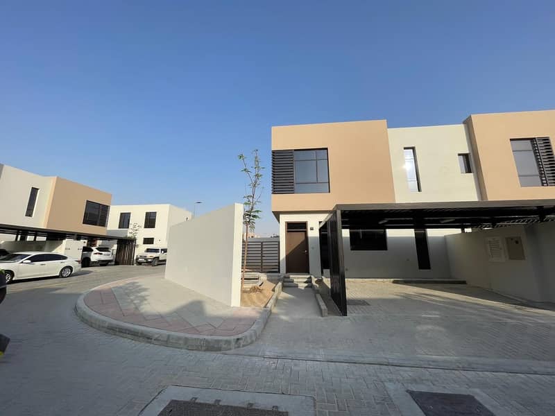 Brand New 3 Bedrooms Town House corner unit is available for rent in Nasma