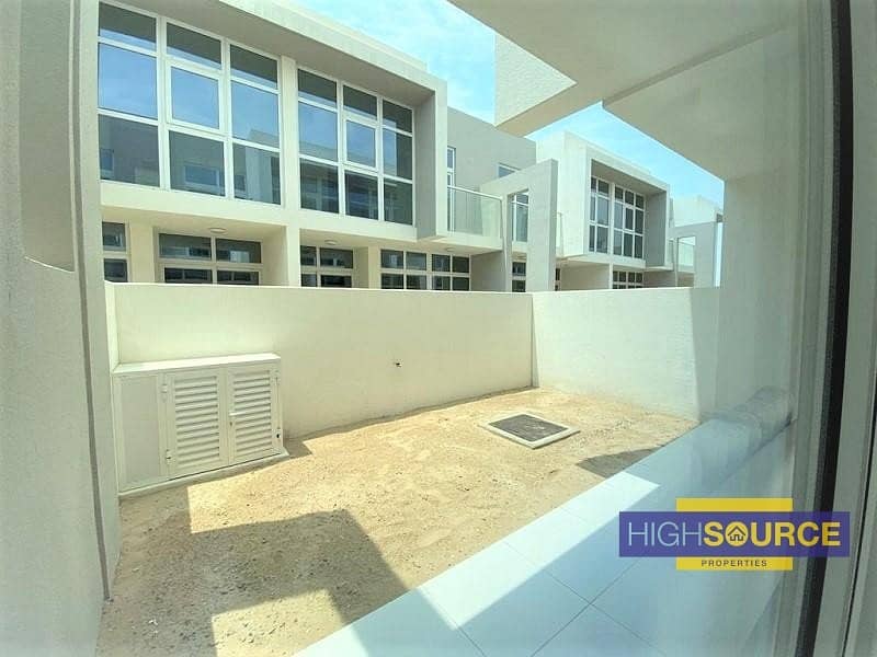 9 Ready to move | Brand new furnished 3 Bed | Golf Community