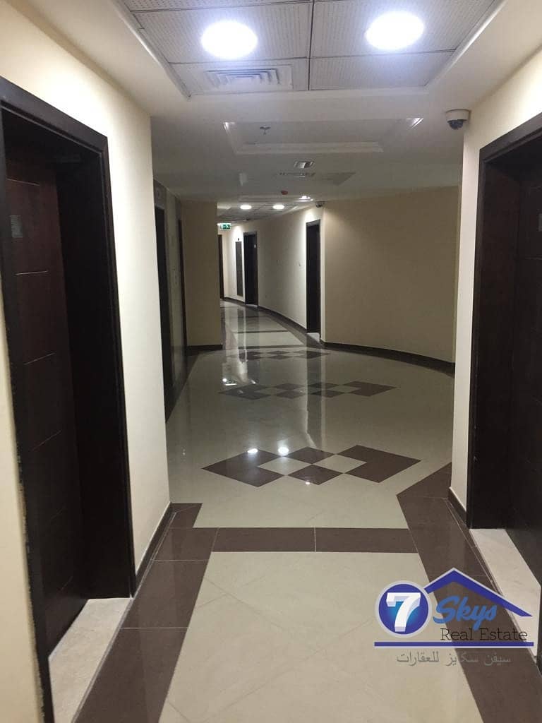 7 READY TO MOVE OFFICE WITH 2 PARKINGS JUST 40K
