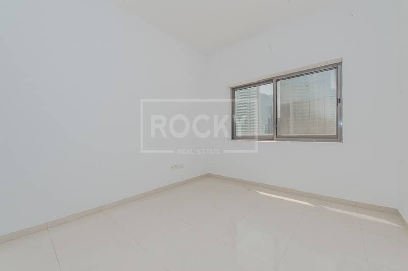 11 Chiller Free | 3mins Walk to Metro | 12chqs | Family only