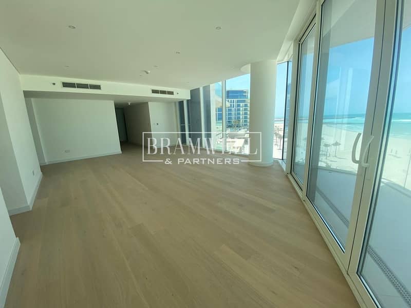 15 Spacious 3 Bedroom With Full Seaview!
