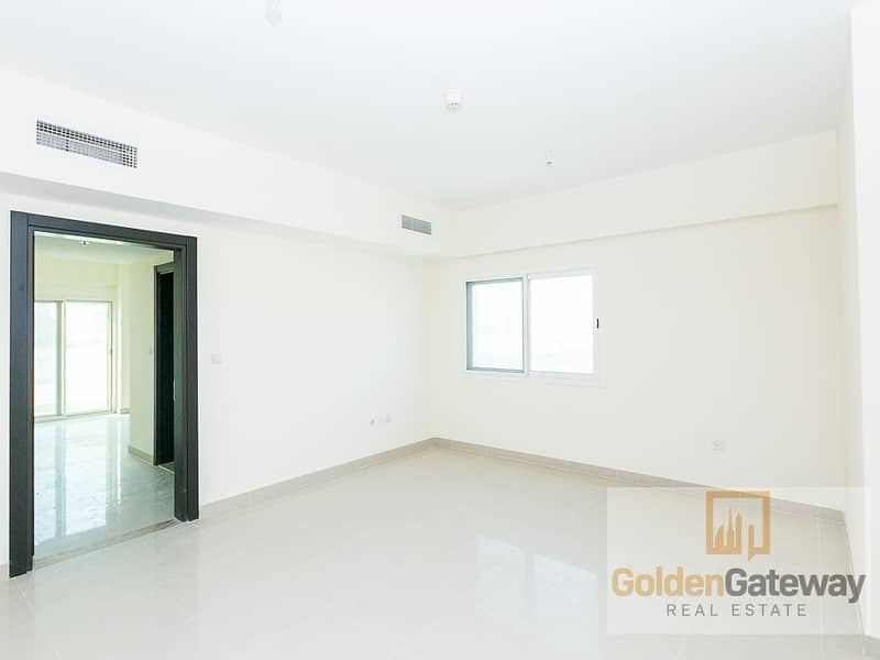 4 Spacious One-Bedroom with Balcony | Red Residence