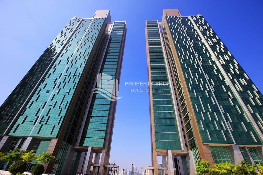 Hot Deal | Sea & City Views|Ready To Move In | 3 Cheques | Huge Layout Hot Deal | Sea & City Views|Ready To Move In | 3 Cheques | Huge Layout