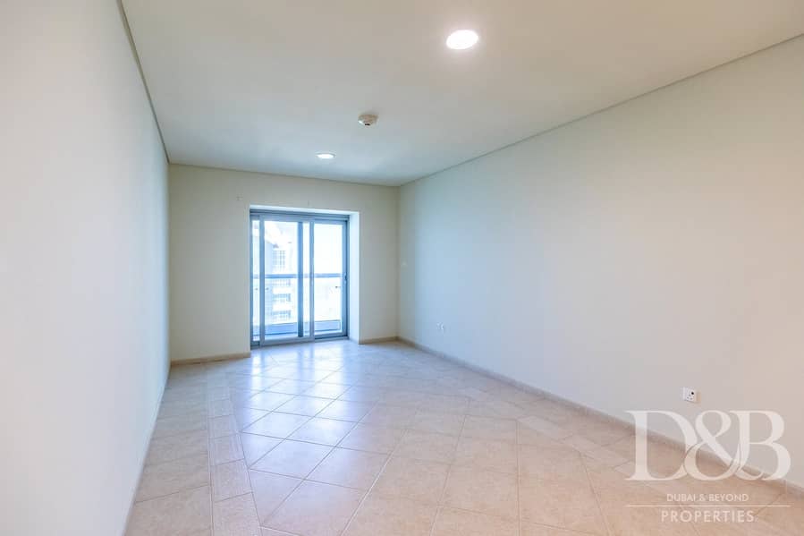 10 Sea View | Great Location | Vacant | 2 Bed