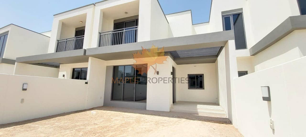 Genuine Listing || Beautiful 3BR Maple Townhouse || For Rent