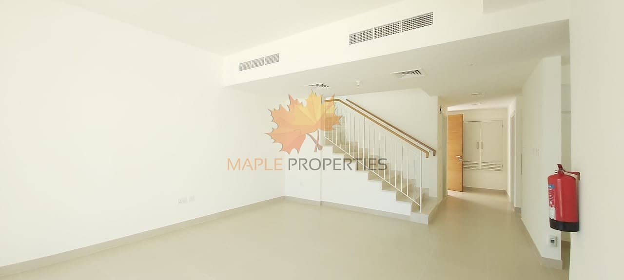 8 Genuine Listing || Beautiful 3BR Maple Townhouse || For Rent