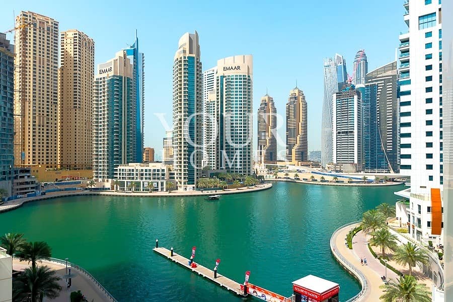 25 Dubai Marina Retreat. Rooftop Pool.